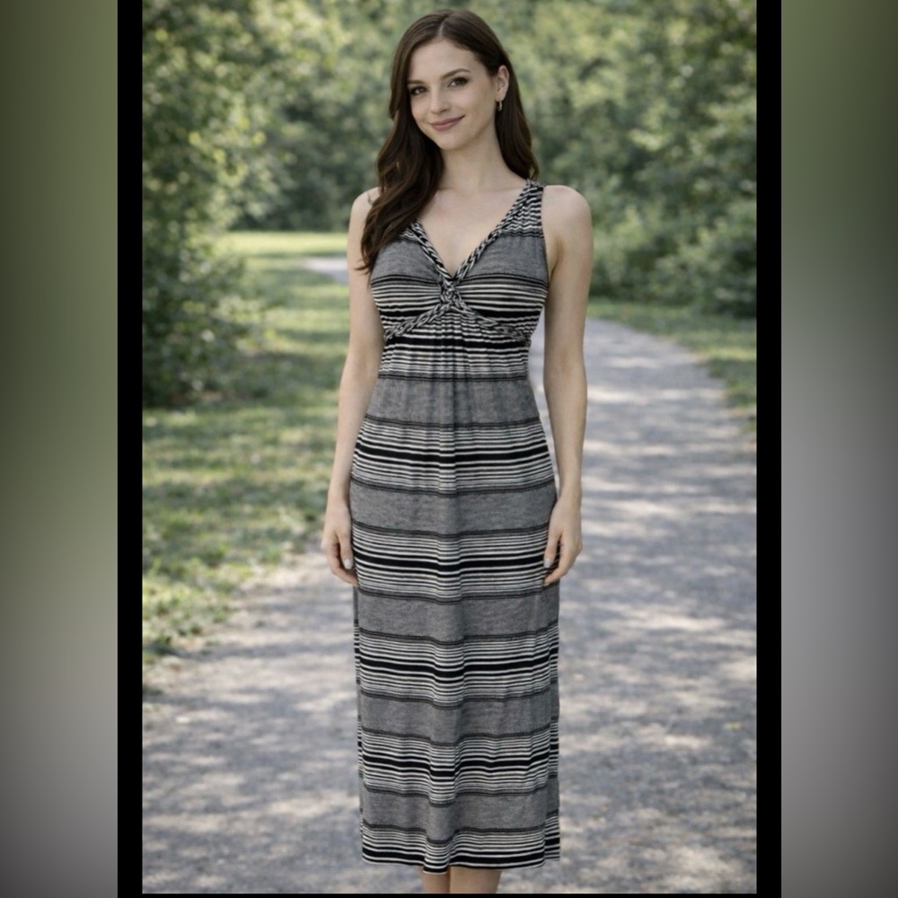 Max Studio Dress Black Ivory S Small Stretch Maxi Washable NWT $88